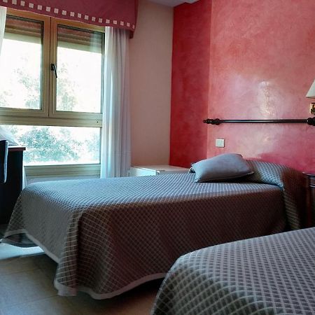 Hotel Lena โปลา เด เลนา ภายนอก รูปภาพ