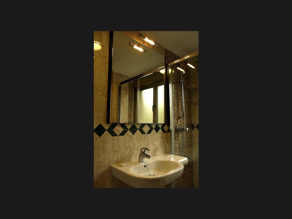 Hotel Lena โปลา เด เลนา ห้อง รูปภาพ