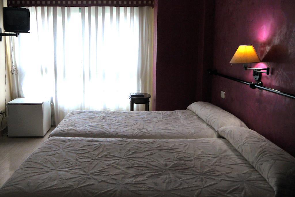 Hotel Lena โปลา เด เลนา ห้อง รูปภาพ