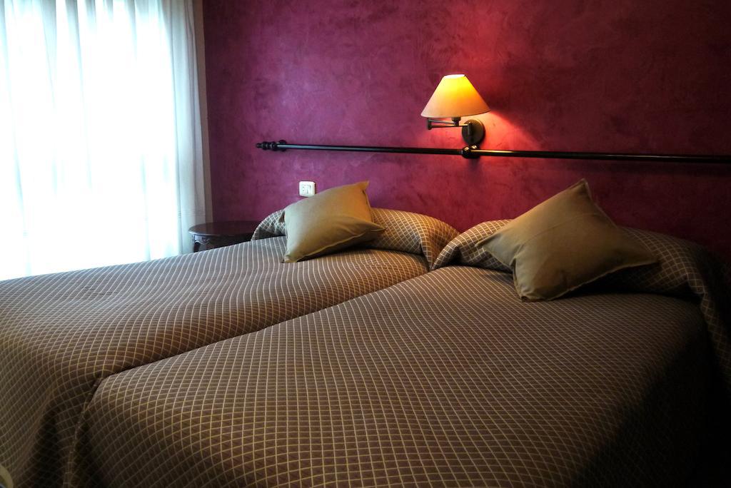 Hotel Lena โปลา เด เลนา ห้อง รูปภาพ
