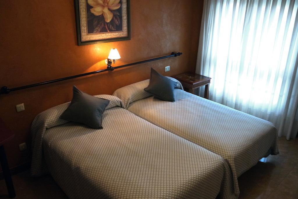 Hotel Lena โปลา เด เลนา ห้อง รูปภาพ